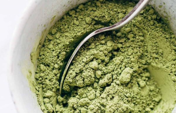 نحوه استفاده پودر حنا طبیعی در آرایشگری