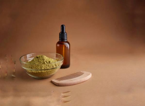 فواید درمانی اعجاب انگیز حنا سبز تازه