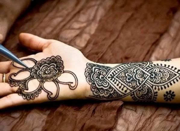 مزیت های قابل توجه حنا سیاه تازه