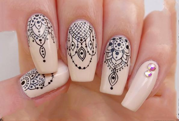 استفاه از حنا برای ناخن ها